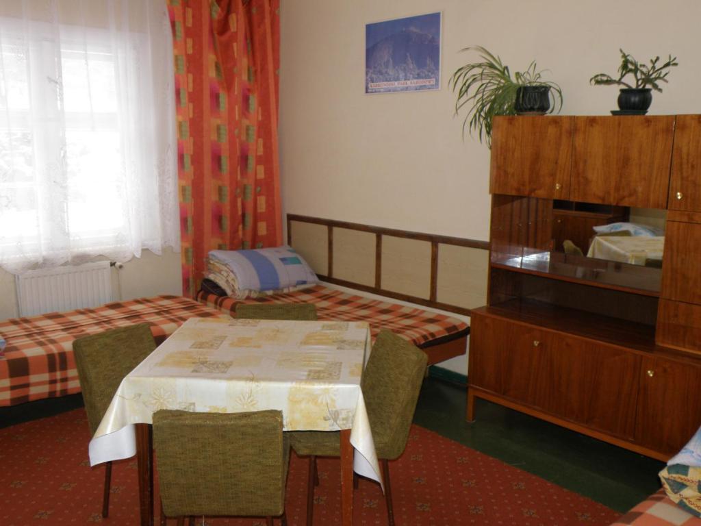 Szkolne Schronisko Mlodziezowe Zloty Widok Hostel Piechowice Kültér fotó