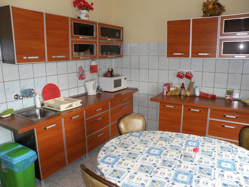 Szkolne Schronisko Mlodziezowe Zloty Widok Hostel Piechowice Kültér fotó