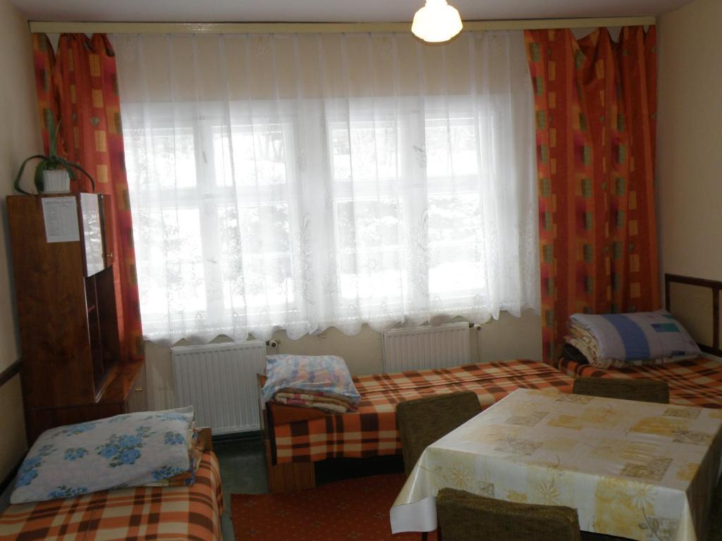 Szkolne Schronisko Mlodziezowe Zloty Widok Hostel Piechowice Kültér fotó