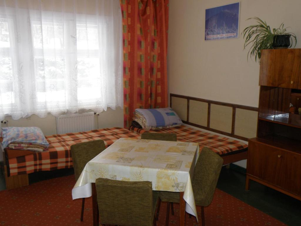 Szkolne Schronisko Mlodziezowe Zloty Widok Hostel Piechowice Kültér fotó