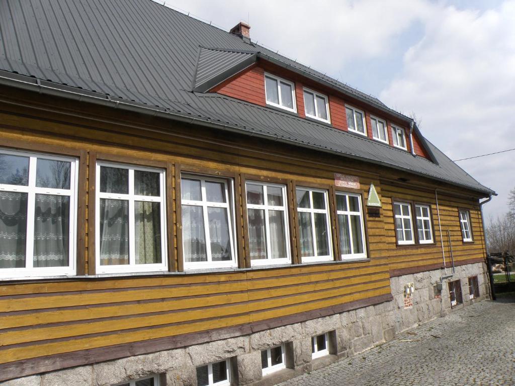 Szkolne Schronisko Mlodziezowe Zloty Widok Hostel Piechowice Kültér fotó